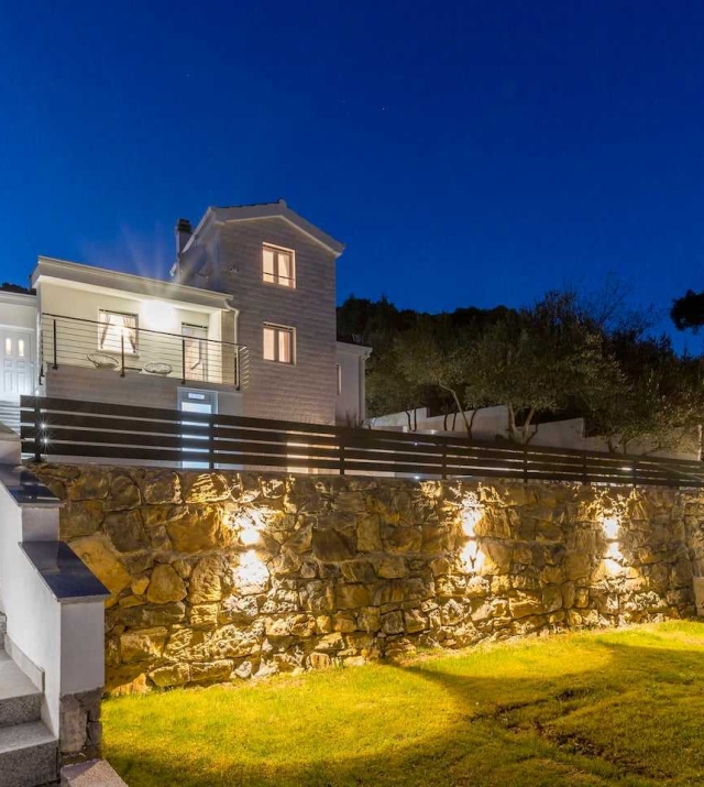 vila_omis3.jpg